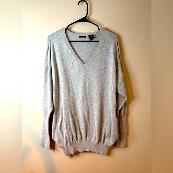Moda International Light Gray V-Neck Sweater GUC - Picture 1 of 7